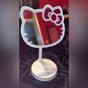 Hello kitty impressions mirror